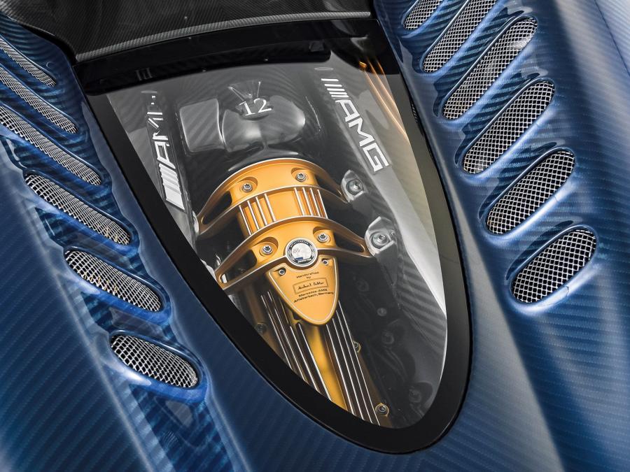 Моторный отсек Pagani Huayra Roadster (42 of 100) 2018 года  (фото 28 из 37)